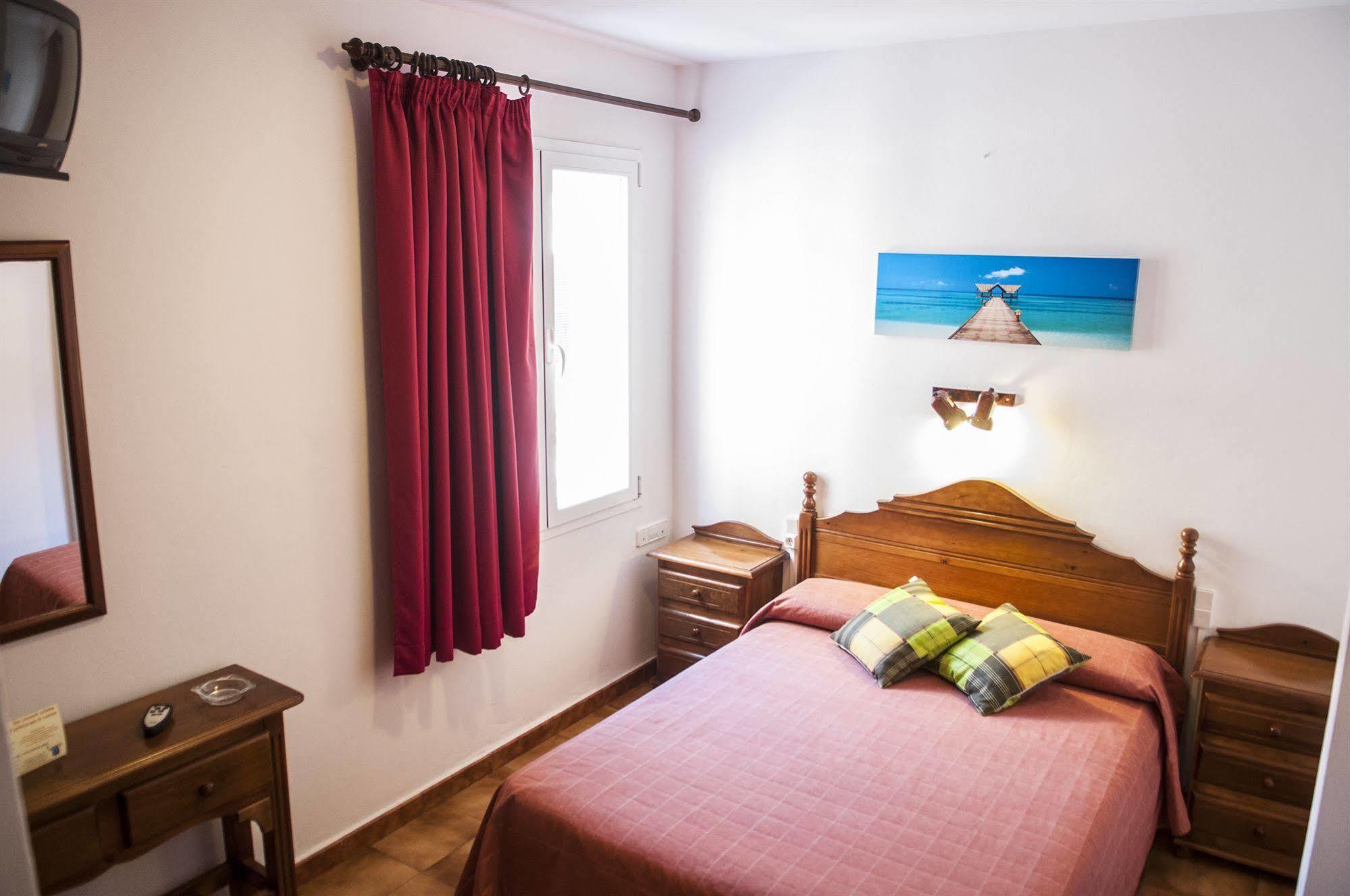 Hostal La Isla Mahón Dış mekan fotoğraf